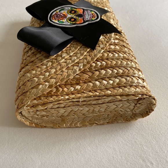 Rattan Straw Clutch with Black Bow and Sugar Skull - Picture 5 of 6